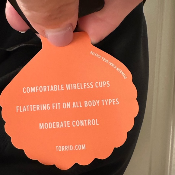 NWT Torrid Scalloped Edge Swim Top - Picture 7 of 14